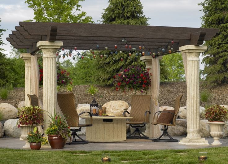 Columnas Tipo Griegas Sillas Artesanales Metalicas Mesa Comedor Jardin Mesa Vidrio Piso Decorado Decoracion Encanto Natural Diseno Patios Jardines